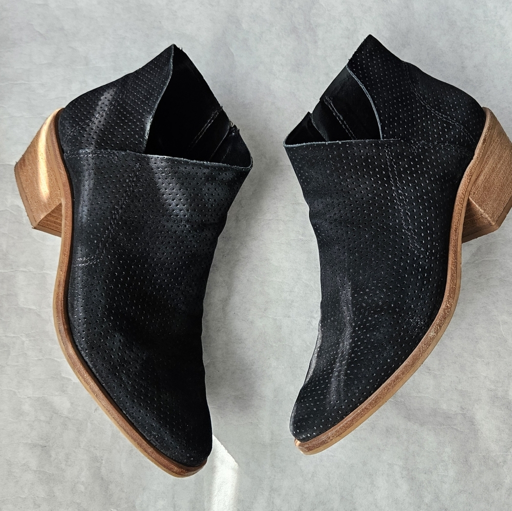 Vince Camuto Suede Ankle Booties Arendara style